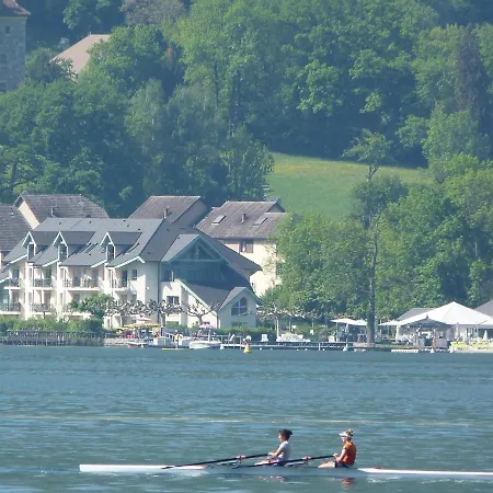 Apartment Panoramique D'annecy: Atypique Résidence Avec Privée
